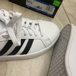 Adidas Grand Court size 6.5